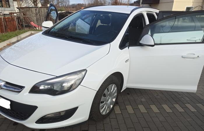 Ogłoszenia kupię sprzedam Opel Astra 1.6 Sports Tourer, kombi. 2015 rok, 56 tys. km, benzyna