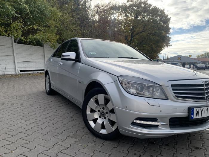 Ogłoszenia kupię sprzedam Sprzedam Mercedes-Benz C220