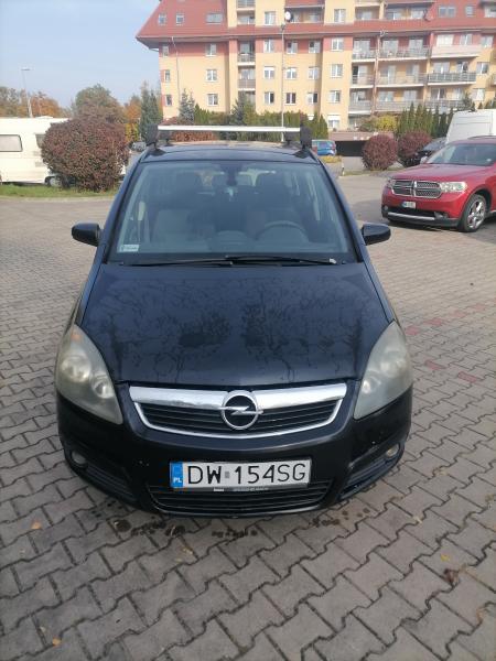 Ogłoszenia kupię sprzedam Sprzedam Opel Zafira B