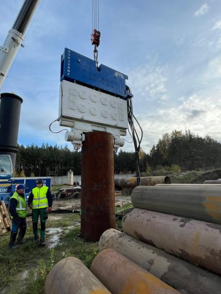 Ogłoszenia kupię sprzedam Oferta dotyczy najmu wibromłota SVR 120NF, zasilacz hydrauliczny