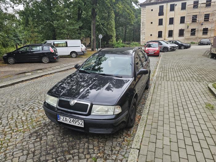 Ogłoszenia kupię sprzedam Sprzedam skoda octavia 1.6 tour kombi zagazowana zarejestrowana ubezpieczona