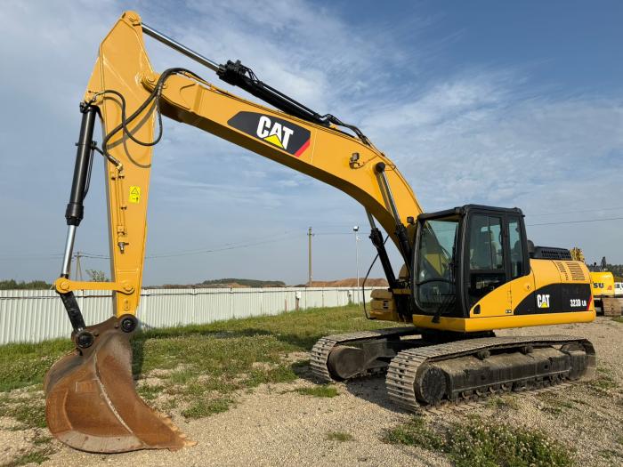 Ogłoszenia kupię sprzedam CAT 323 D