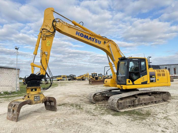 Ogłoszenia kupię sprzedam Komatsu PC 240 LC-11