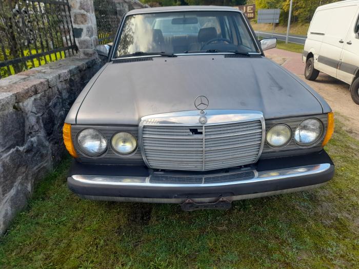 Ogłoszenia kupię sprzedam Mercedes Benz W123-300td - imp. CALIFORNIA