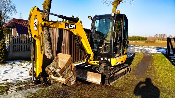 Ogłoszenia kupię sprzedam JCB 8026 CTS z 2017 roku, 4159 mtg,