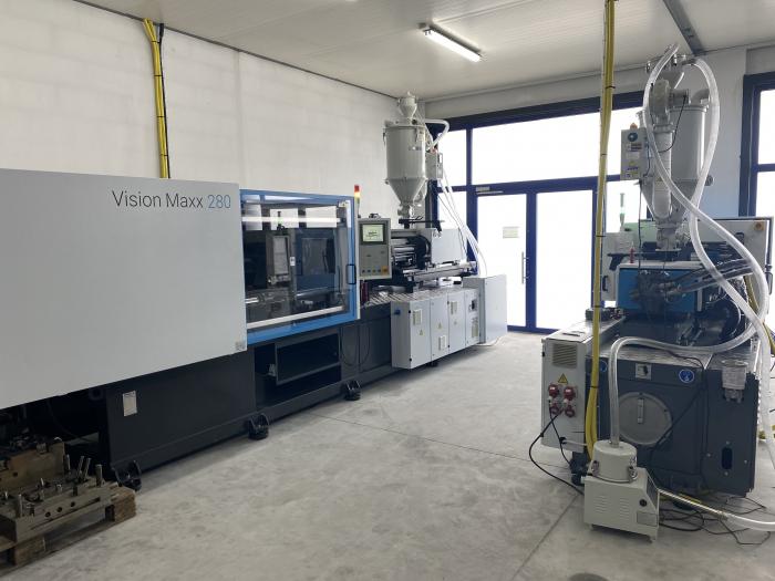 Ogłoszenia kupię sprzedam Oferujemy Zestaw 2 wtryskarek