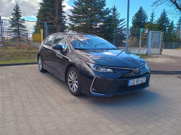 Ogłoszenia kupię sprzedam Toyota Corolla sedan