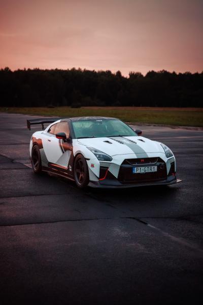 Ogłoszenia kupię sprzedam Nissan GT-R R35 Track Edition
