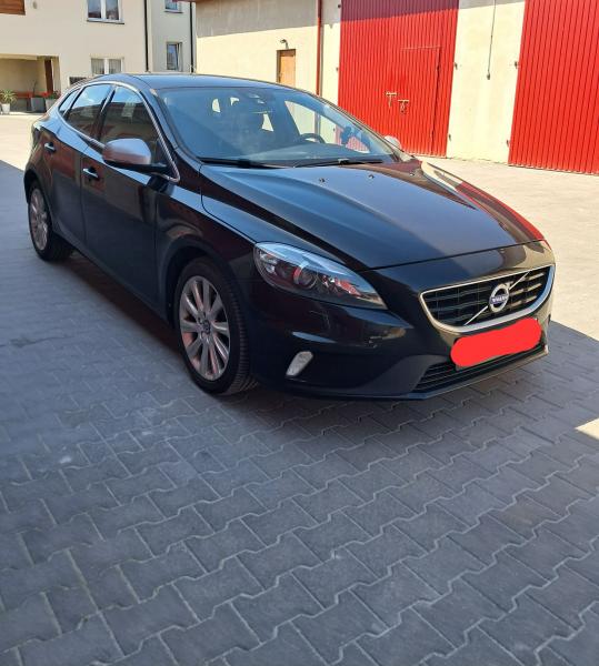 Ogłoszenia kupię sprzedam Volvo V40 D2 2.0D 120km R-Design 2015