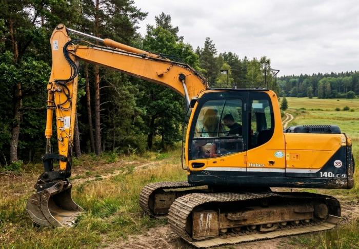 Ogłoszenia kupię sprzedam Koparka gąsienicowa Hyundai Robex 140 LC-9, 6633 mth, 2014 rok